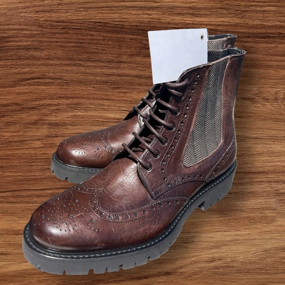 Wing tip Italian made boots. Nice design. Confortable. - Picture 2 of 5